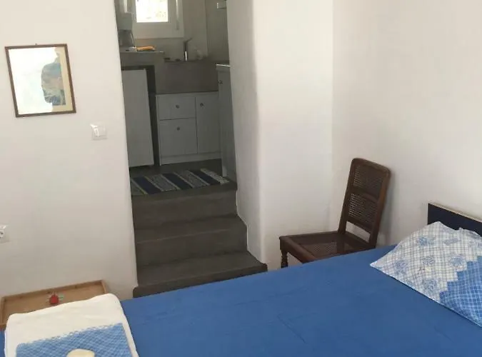 Katina's Garden Apartment *